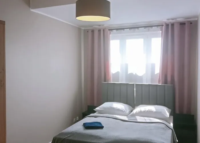 Z Widokiem, Wygodny Z Sypialnia, Kuchnia I Salonem, 47m2, Bezplatny Garaz Wrocław