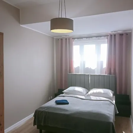 Z Widokiem, Wygodny Z Sypialnia, Kuchnia I Salonem, 47m2, Bezplatny Garaz Wroclaw