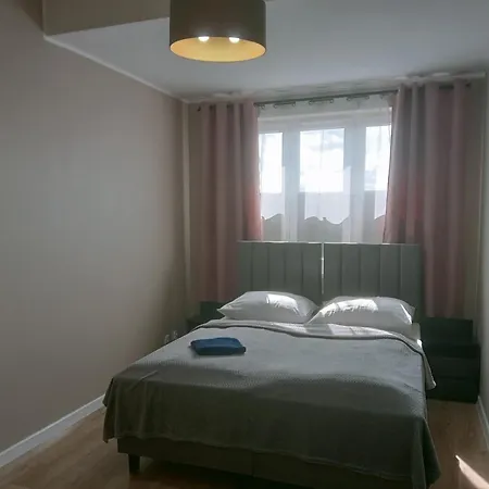 Z Widokiem, Wygodny Z Sypialnia, Kuchnia I Salonem, 47m2, Bezplatny Garaz *