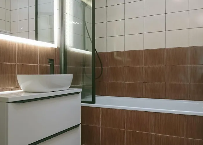 Apartman Z Widokiem, Wygodny Z Sypialnia, Kuchnia I Salonem, 47m2, Bezplatny Garaz *